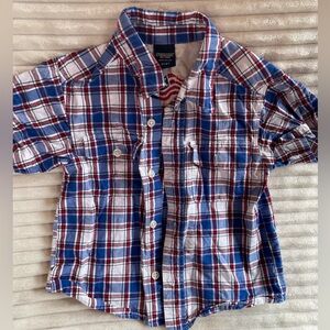 OshKosh B’Gosh Boy’s Short Sleeve Plaid Red White Blue Button Down Shirt 2T